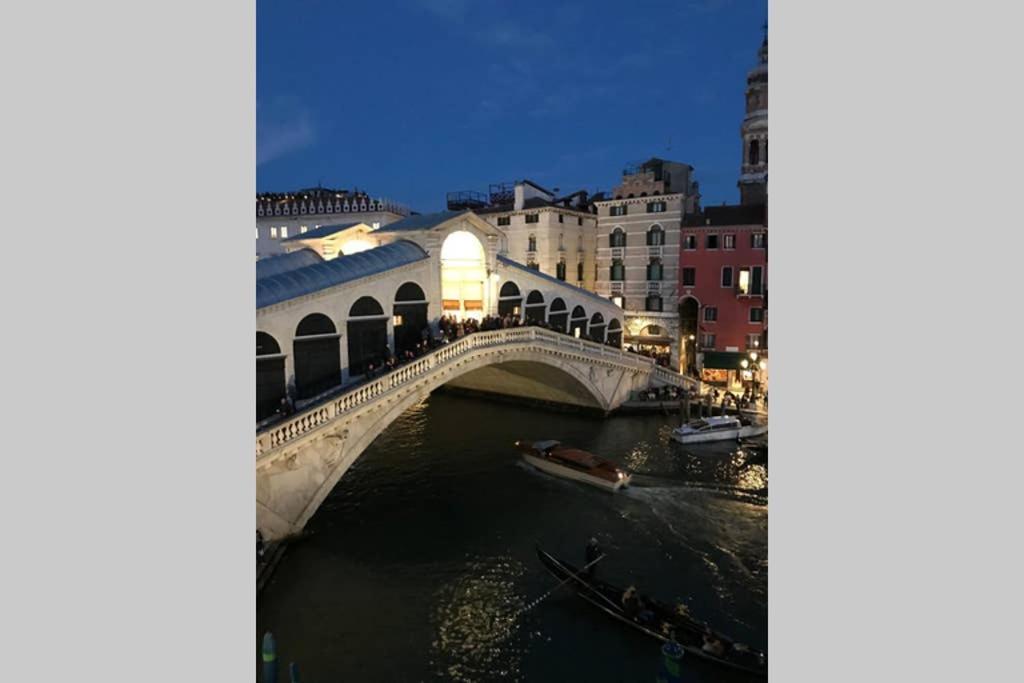 Rialto Apartment With Canal Grande View Venice Luaran gambar